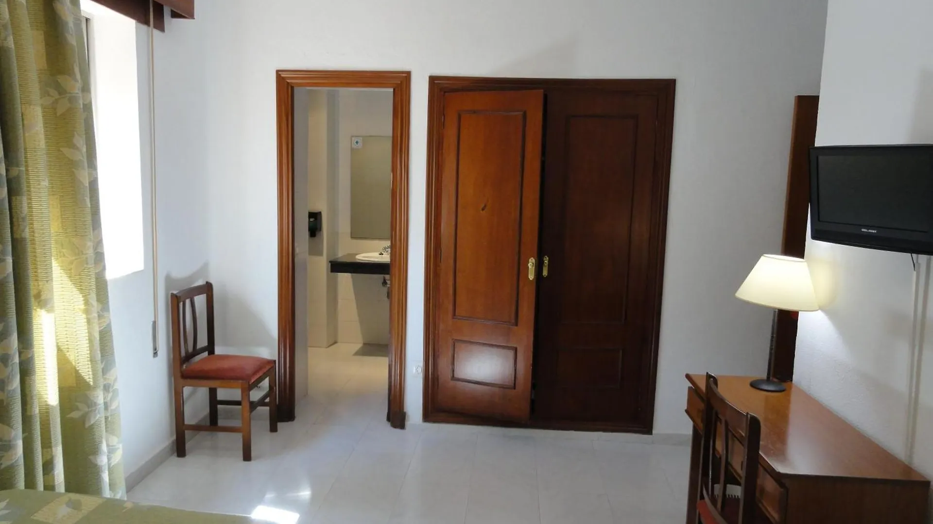Hotel El Coloso Jerez de la Frontera 2*,